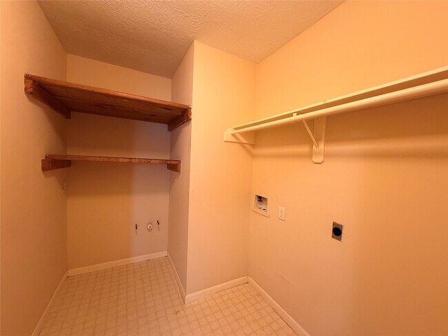 Building Photo - 6518 Smoke Tree Ln