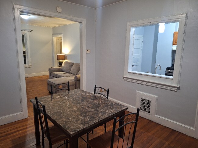 Building Photo - 10 Euclid Ave