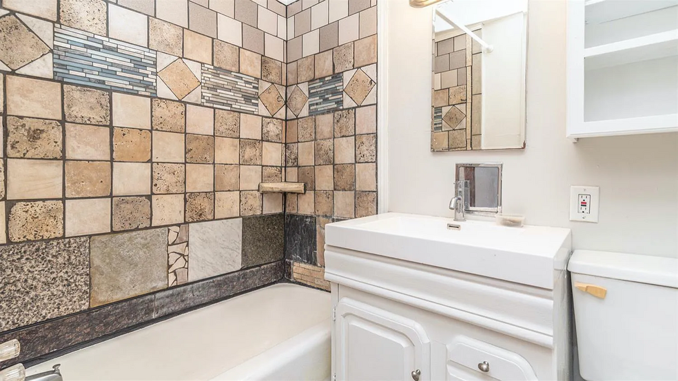 Bathroom - 307 N Adams St