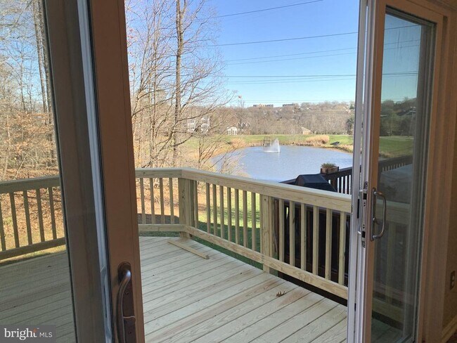 Building Photo - 3384 Governors Crest Ct