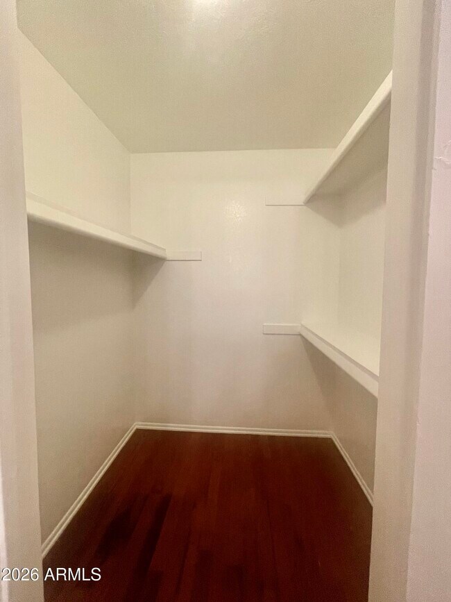 Building Photo - 508 E Angela Dr