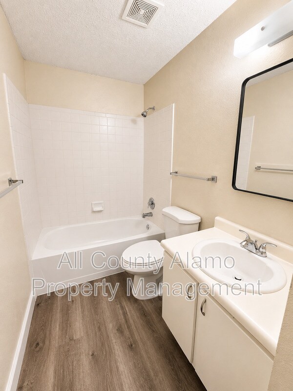 Building Photo - 9023 Mountain Field Dr
