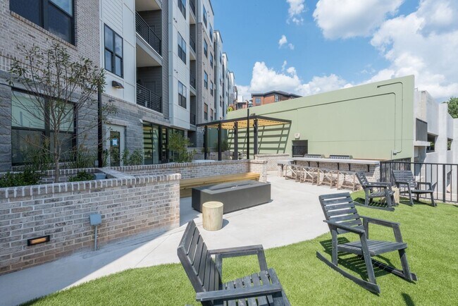 Building Photo - Downtown Asheville Apartment!