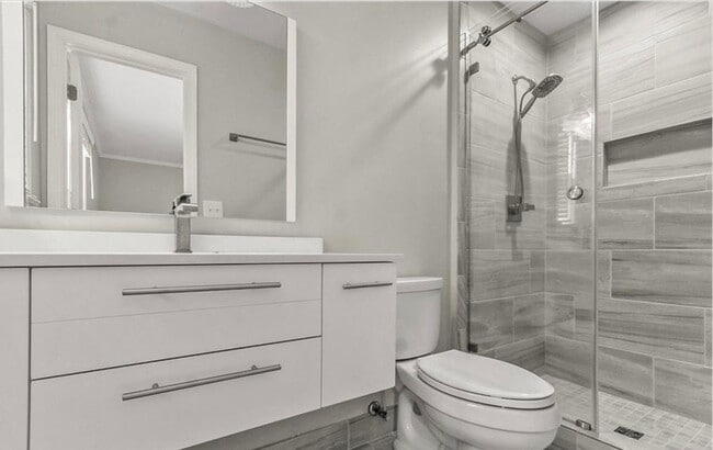 Building Photo - 3 bedroom, 2 bath