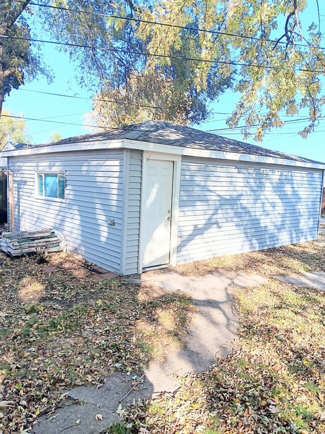 Building Photo - Spacious 3-Bedroom Home in Hammond