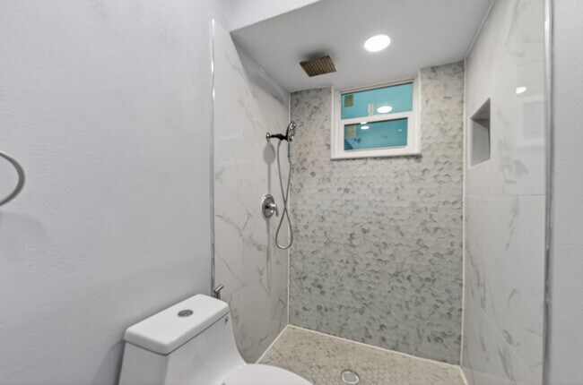 Building Photo - 6219 SW 20th Ct