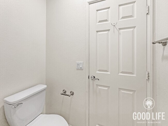 Building Photo - Elegant 3BR Residence in Exclusive Gated Community w/ AC & Garage!