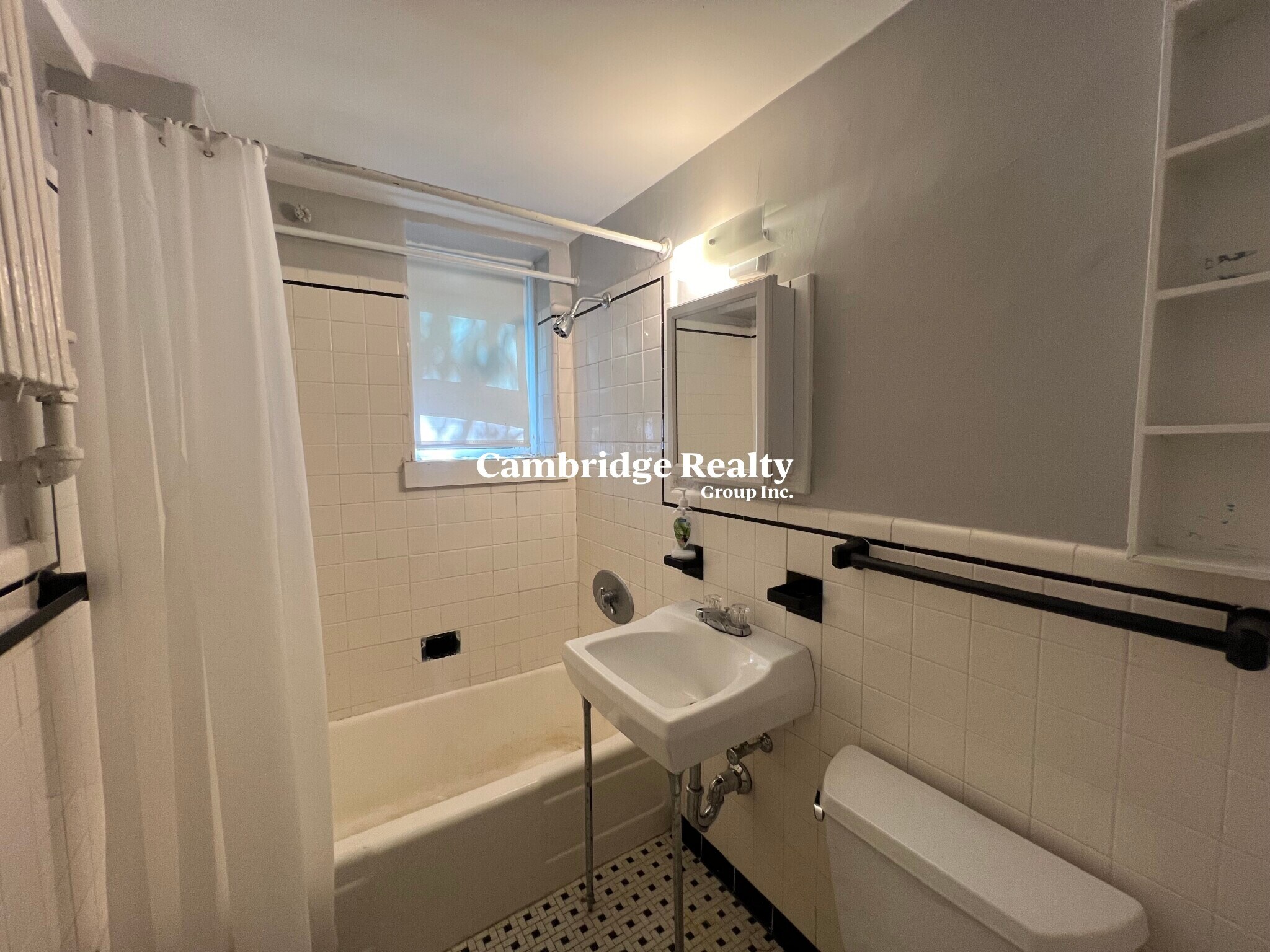 Building Photo - 46 Highland Ave