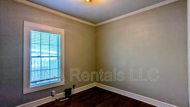 Building Photo - 1411 May Ave SE