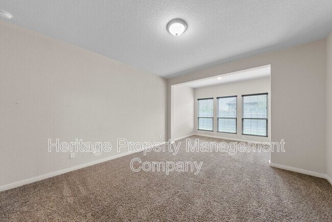 Building Photo - 148 Sambar Main