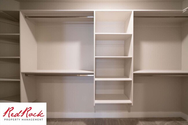 Building Photo - Spacious Townhome in Hurricane Heights