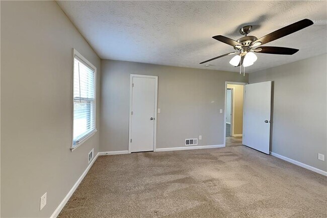 Building Photo - 2620 Bluffton Rd