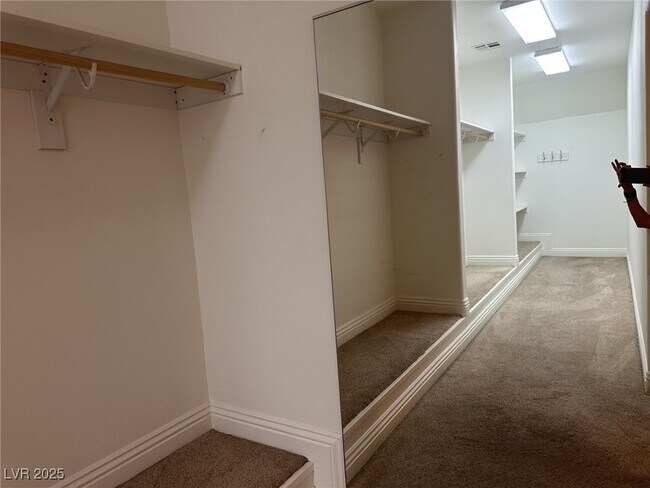Building Photo - 141 Cliff Valley Dr