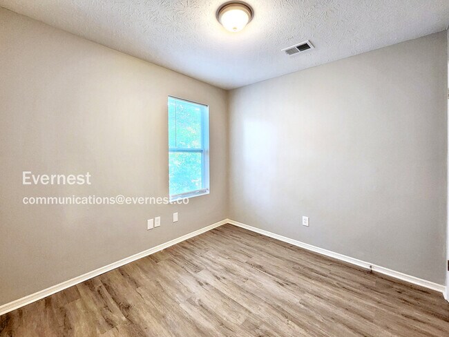 Building Photo - 901 Shiloh Ridge Run NW