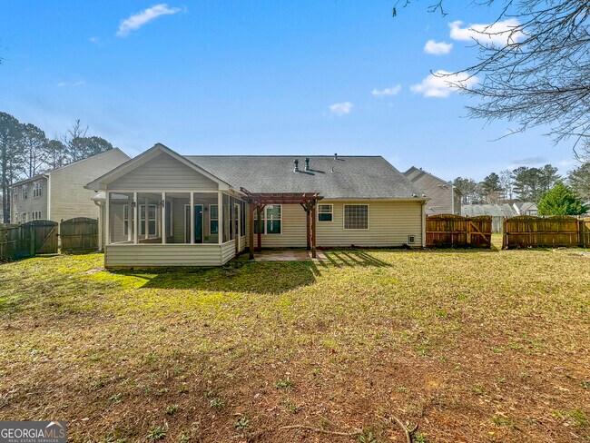 Building Photo - 806 Lilac Ln