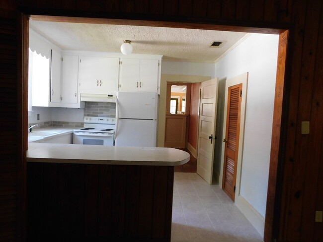 Building Photo - 2 Bedroom on Toombs