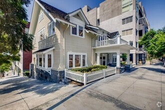 Building Photo - Top Floor Cortez Hill Studio with Western ...