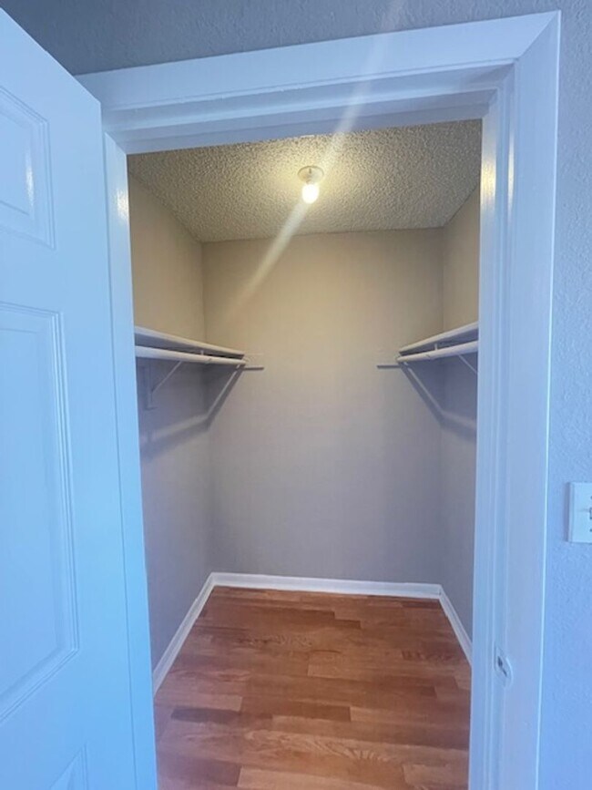 Building Photo - First Floor 1 Bedroom Condo In Orlando Area!