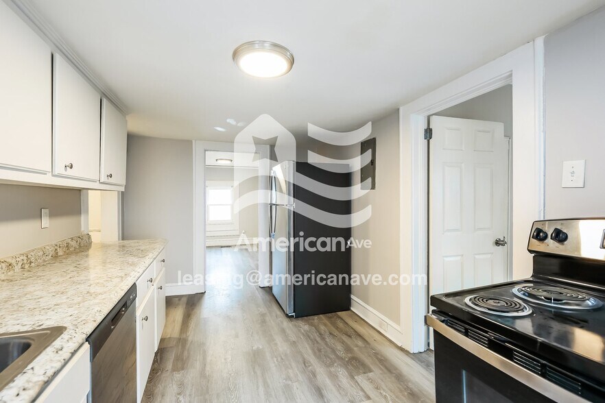 Building Photo - 204 Woodside Ave