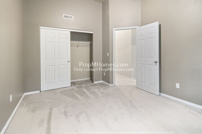 Building Photo - Light & Bright Three Bedroom Home in Aloha!