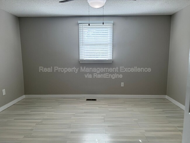 Building Photo - 308 New Rand Rd