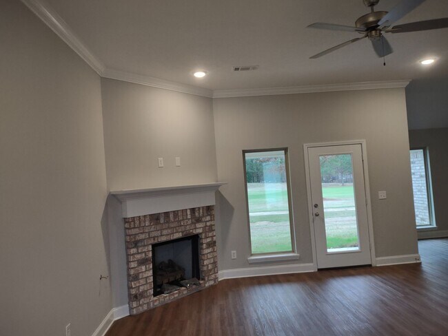 Building Photo - JUST REDUCED!! PLUS..***Move in Special..1...