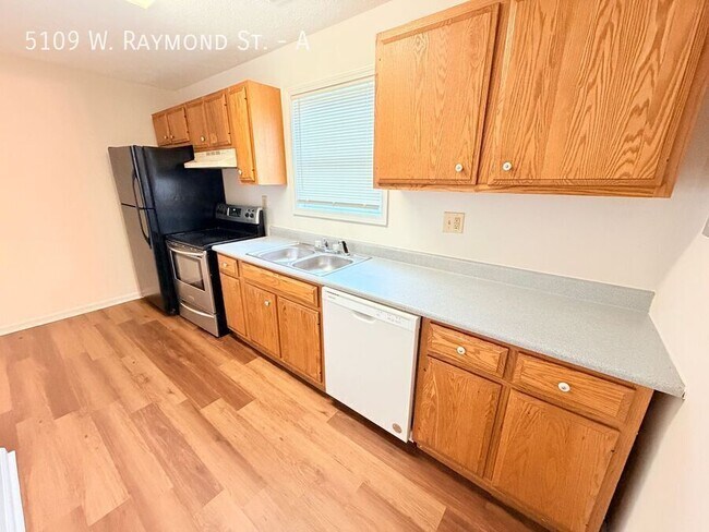 Building Photo - 5109 W Raymond St