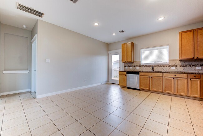 Building Photo - 40828 Mostyn Hill Dr