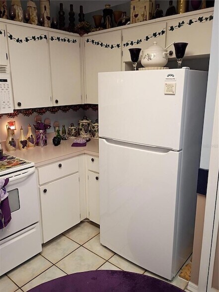 Building Photo - 564 W Central Ave