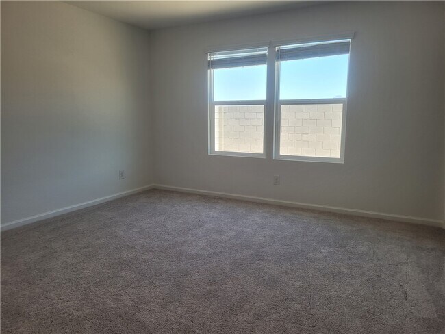 Building Photo - 2365 Tapatio Dr