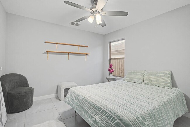 Building Photo - 5410 Travesia Ct