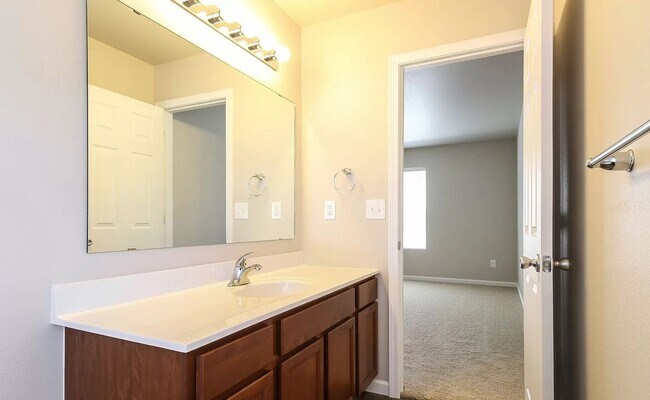 Building Photo - Newer 4 Bedroom Home for Lease