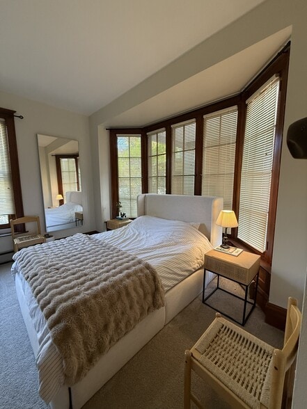 Bedroom - 1373 N Franklin St