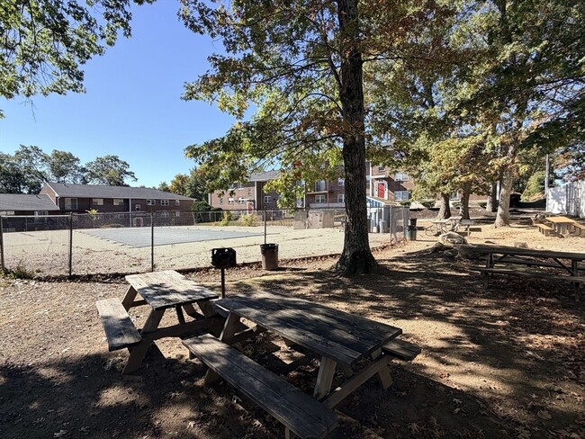 Building Photo - 271 Boston Post Rd E