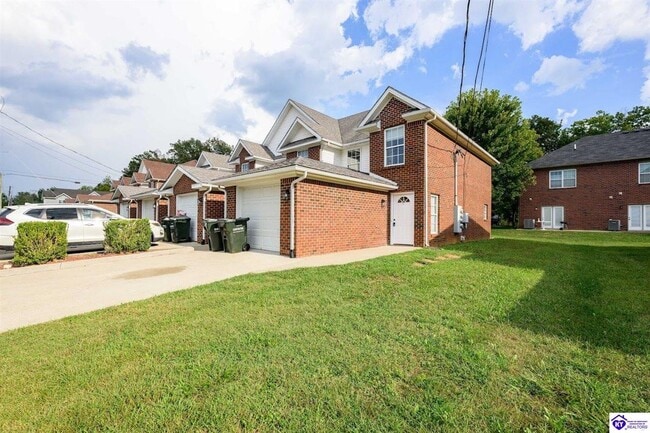 Building Photo - 115 Poplar Cir