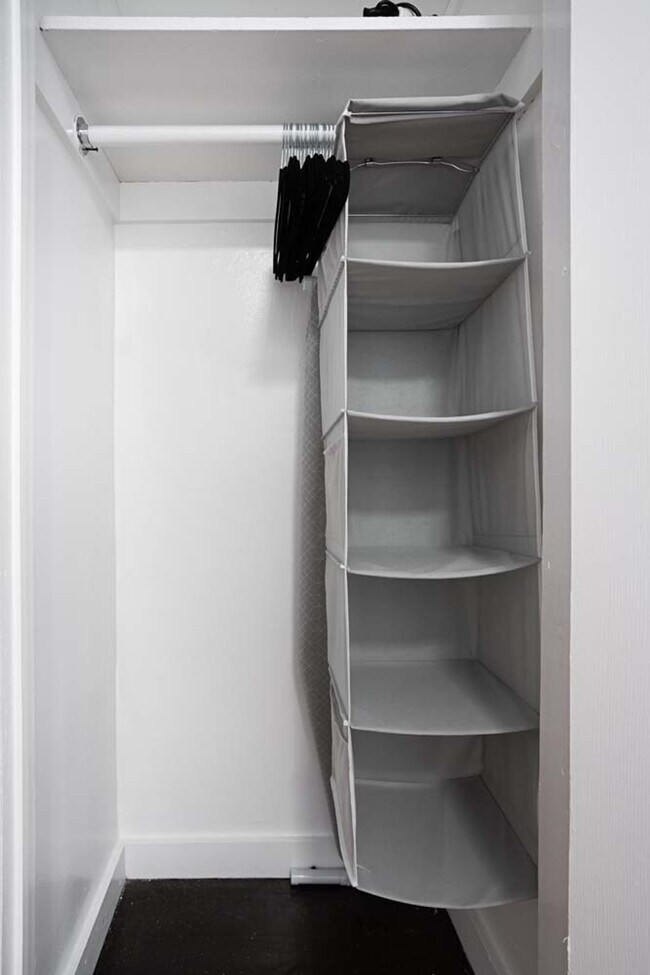 Building Photo - 328 E 74th St