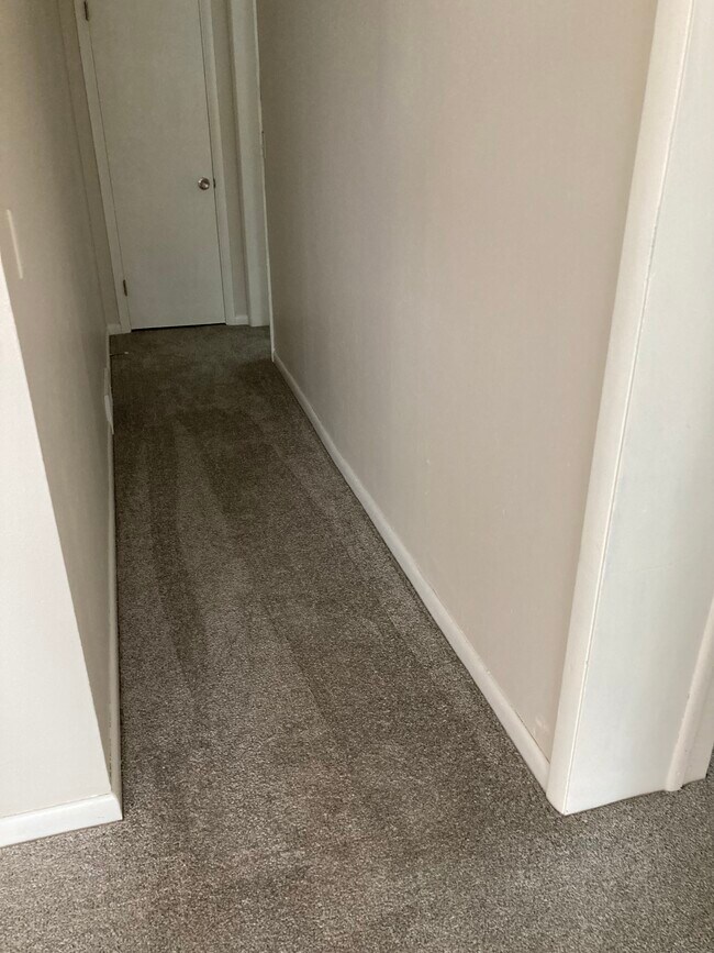 hallway off living room - 617 Peters St
