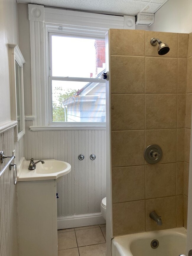 Building Photo - Spacious 3BR Mt. Washington Home - Garage, Deck, 3,000+ Sq Ft