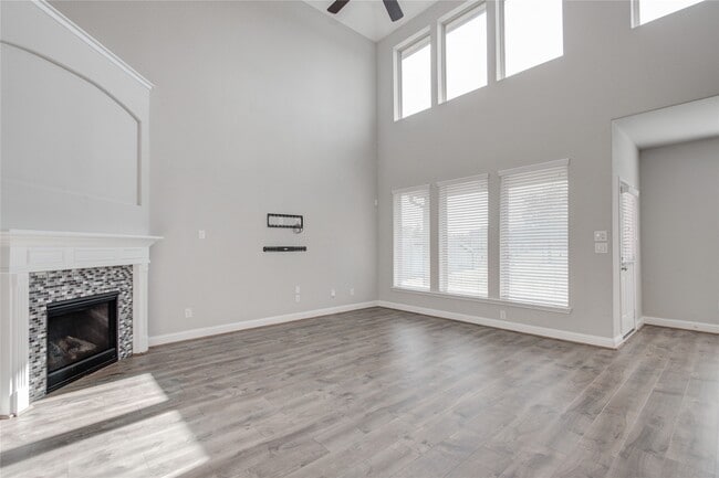 Building Photo - 12816 Oak Fls Dr