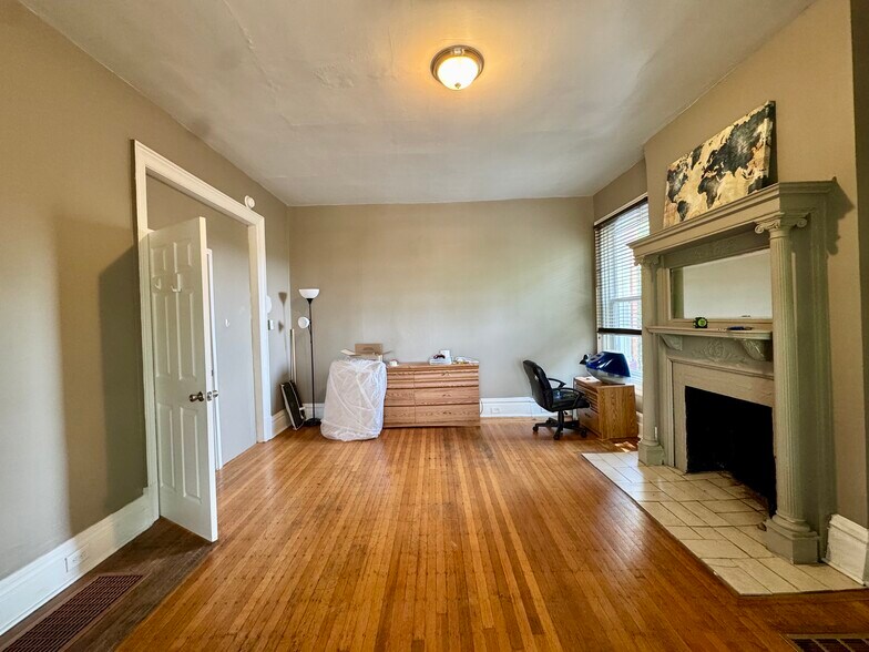 Bedroom 1 - 1749 Crafton Blvd