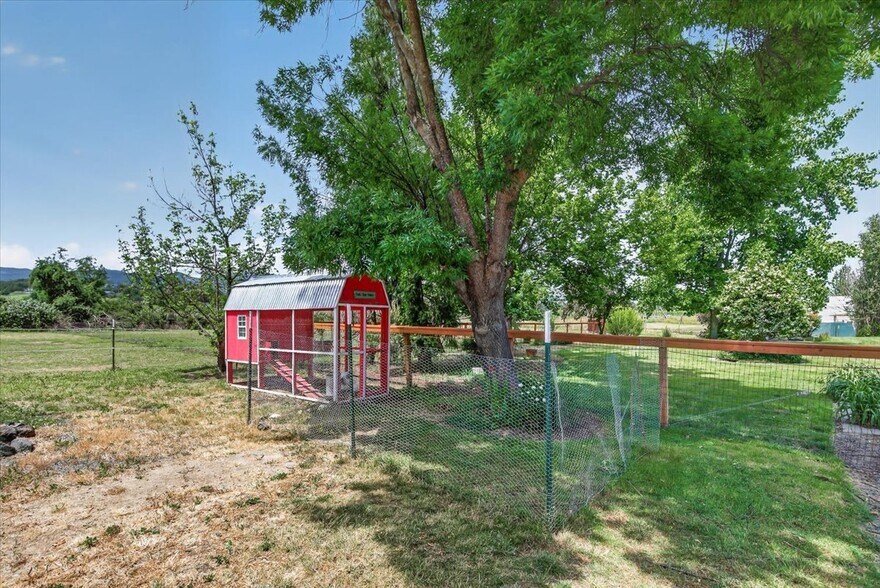 Building Photo - 1760 Minear Rd