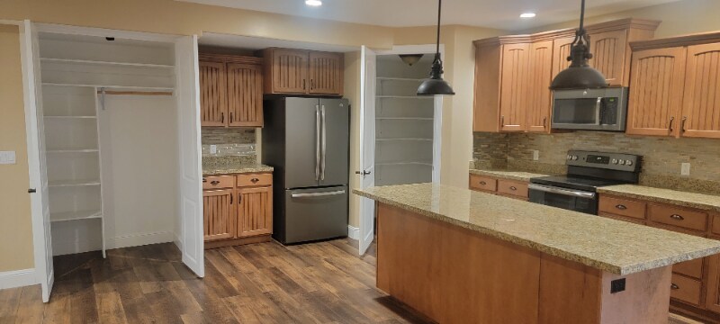 Building Photo - 929 W Sunrise Ln