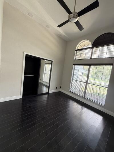 Building Photo - 1295 Longlea Terrace