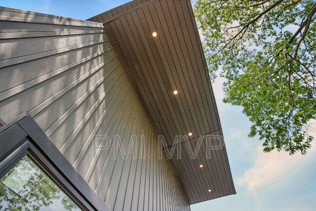 Building Photo - 92 E Innis Ave