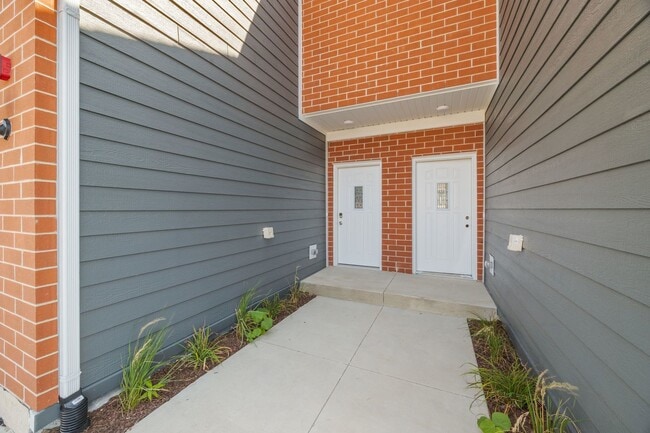 Building Photo - 1232 Gillespie Ln