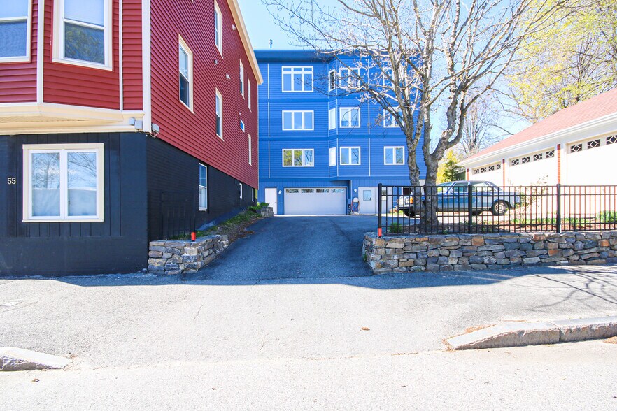 Building Photo - 5 Briggs St