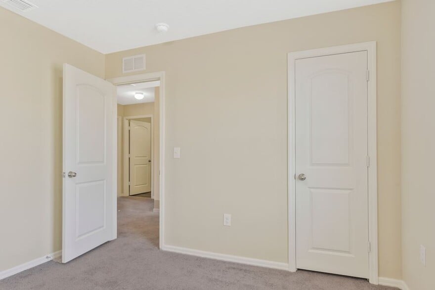 Building Photo - 202 Gladiola Ct