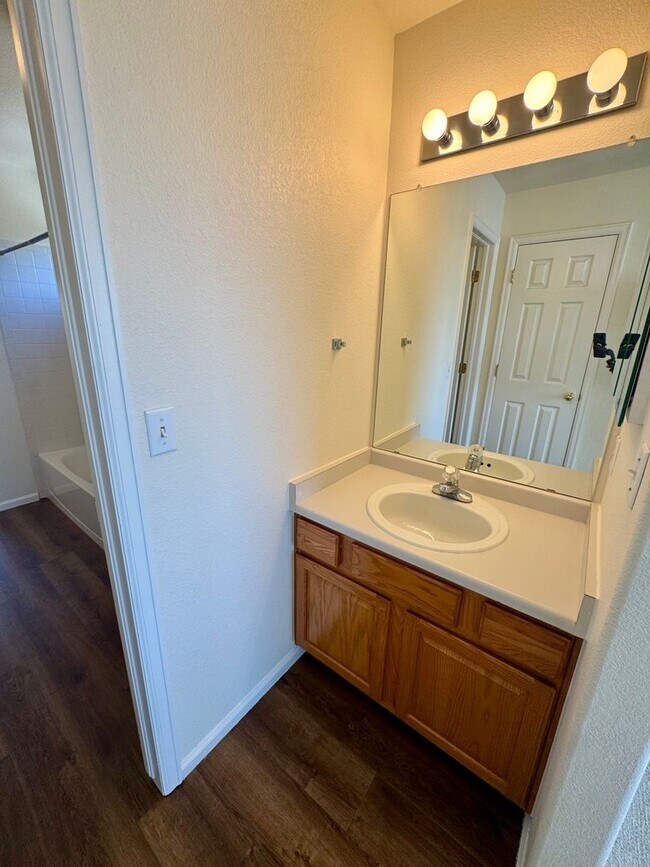 Building Photo - 4 Bed / 4 Bath Dream Home in the Hills at ...