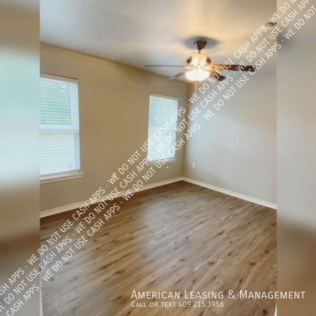 Building Photo - 2-Bedroom 1-Bath Duplex Unit in Central ISD!