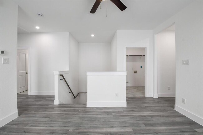 Building Photo - 4438 Aledo St